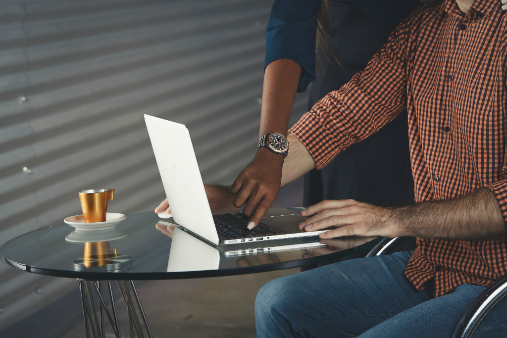 Empreender ou construir uma carreira, eis a questão