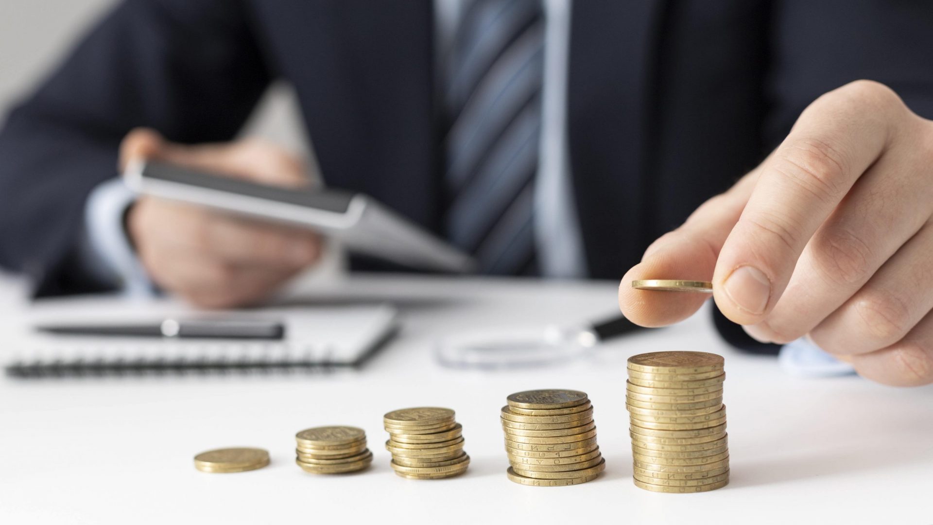 Aplicações, como fazer dinheiro, além do tesouro: como investir em segurança - administrando o dinheiro
