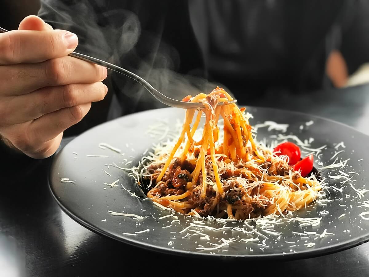 Déficit calórico: aprenda a perder reduzindo as calorias