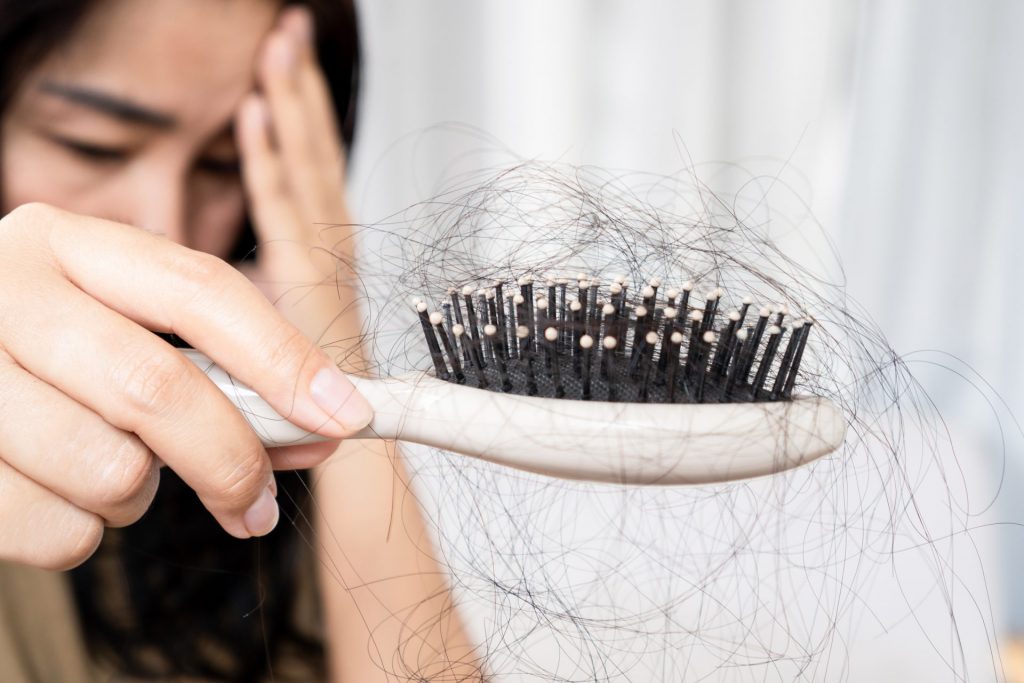 iStock 1445325932 1024x683 - Queda de cabelo: entenda as principais causas e como tratar