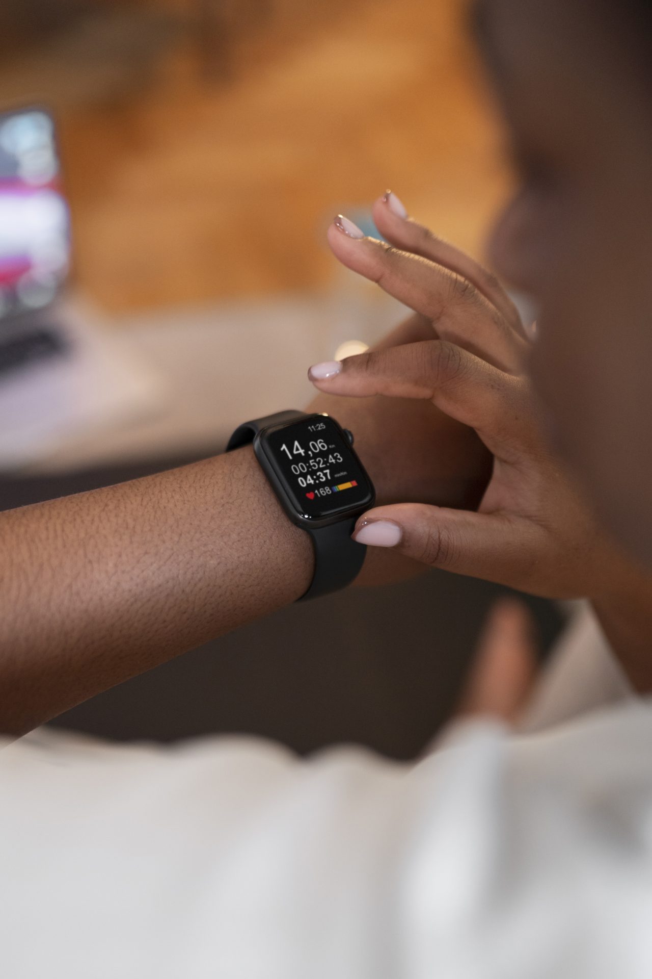 A evolução dos smartwatches: de dispositivos tecnológicos a acessórios de moda