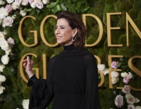 Tudo sobre os looks de Fernanda Torres para os eventos de Ainda Estou Aqui 450x350 - Tudo sobre os looks de Fernanda Torres para os eventos de "Ainda Estou Aqui"