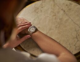 relogios-de-luxo-vs-relogios-acessiveis-como-escolher-em-qual-investir