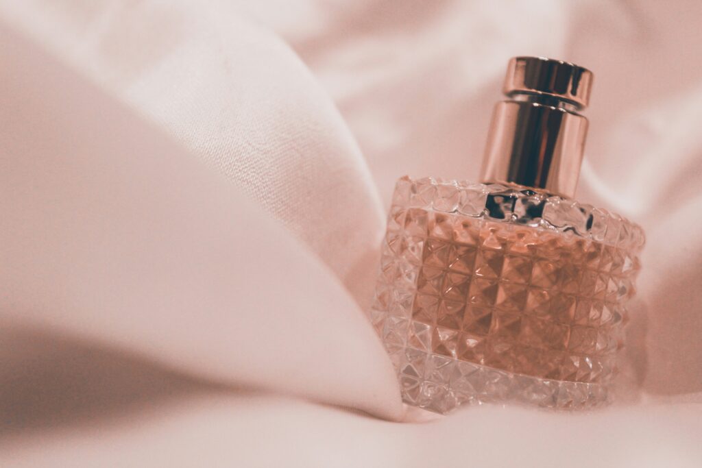 perfume-ou-colonia-diferenca-como-usar-e-escolher-o-ideal